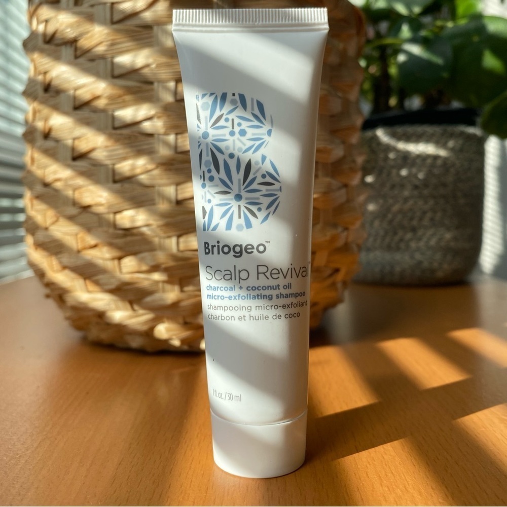 3/$40 🦙 Briogeo Scalp Revival Charcoal + Coconut Oil Micro-Exfoliating